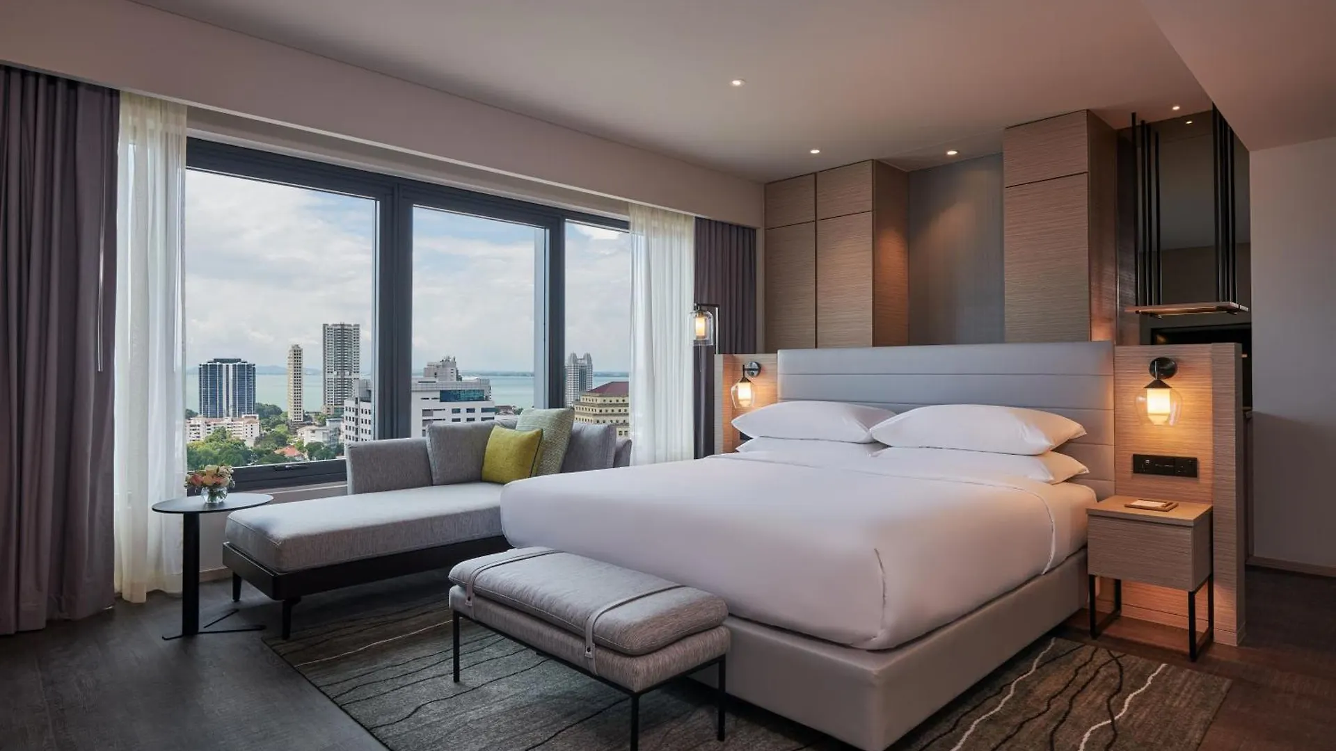 Courtyard By Marriott Penang Hotel George Town